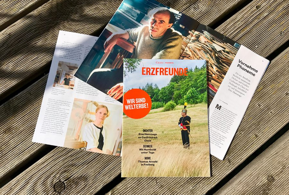 Cover und aufgeschlagene Inhalte des ERZFREUNDE-Heftes