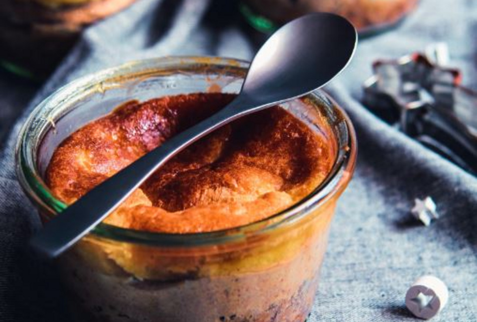 Eierschecke mit Zimt-Quark-Füllung im Glas