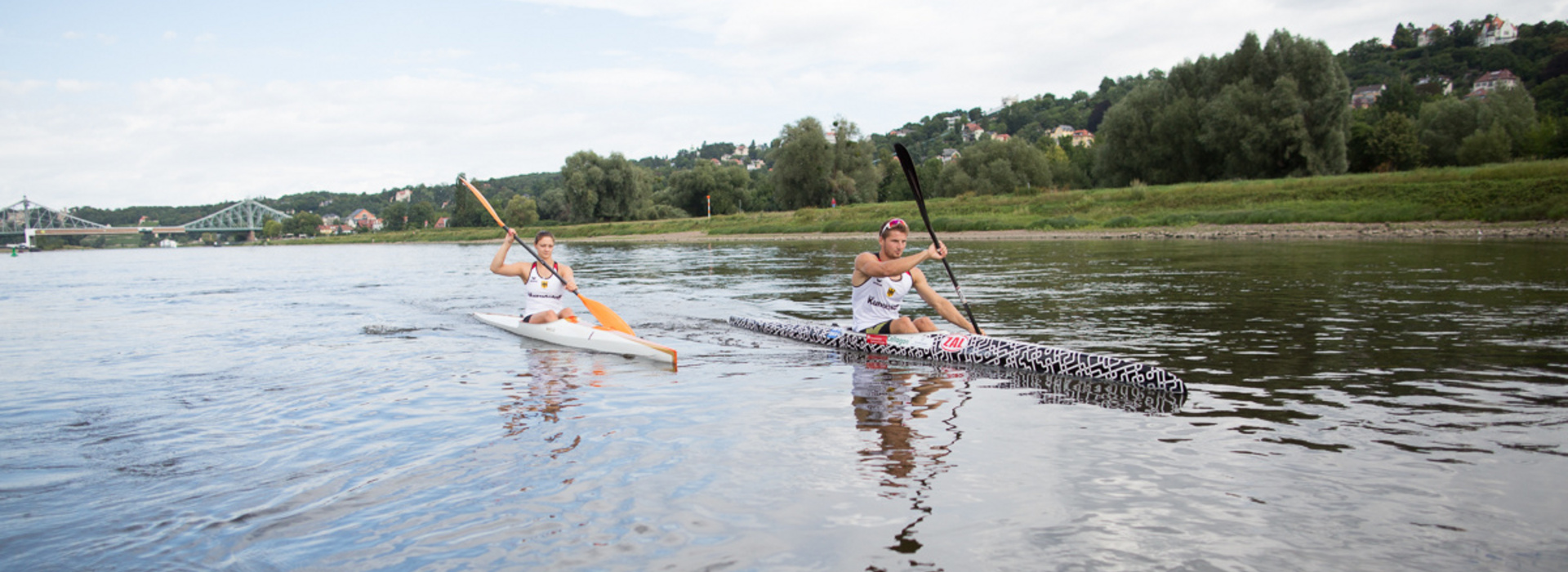 Kanuten auf der Elbe