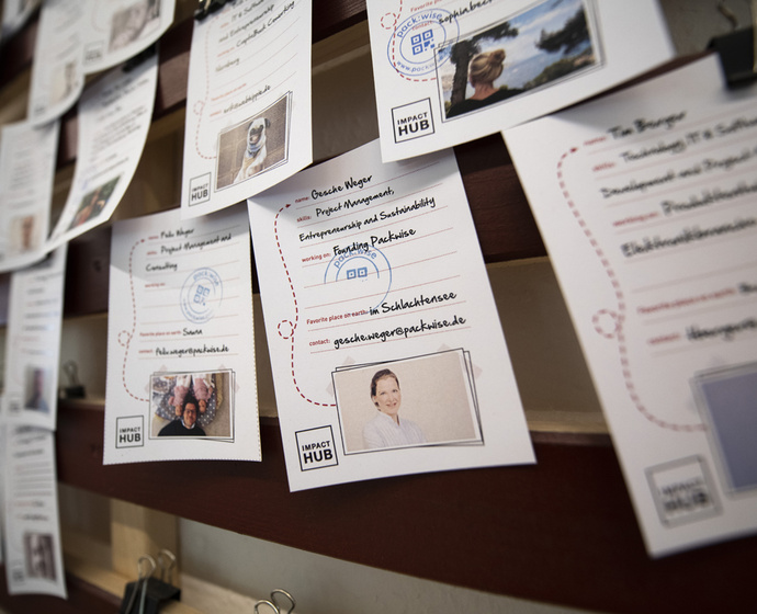 Pinnwand im Impact Lab stellt alle Mitarbeiter vor.