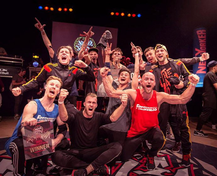 Die Gruppe überglücklich nach dem Titelgewinn beim deutschen Battle-of-the-Year