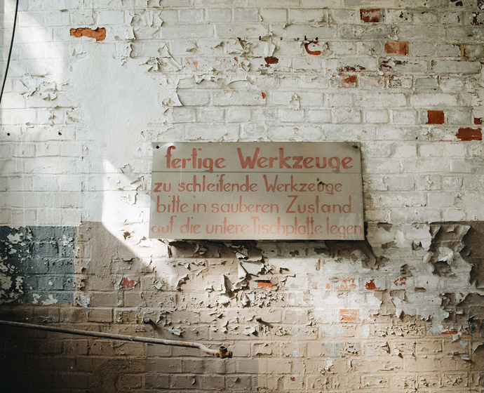 Schild der ehemaligen Werkstatt