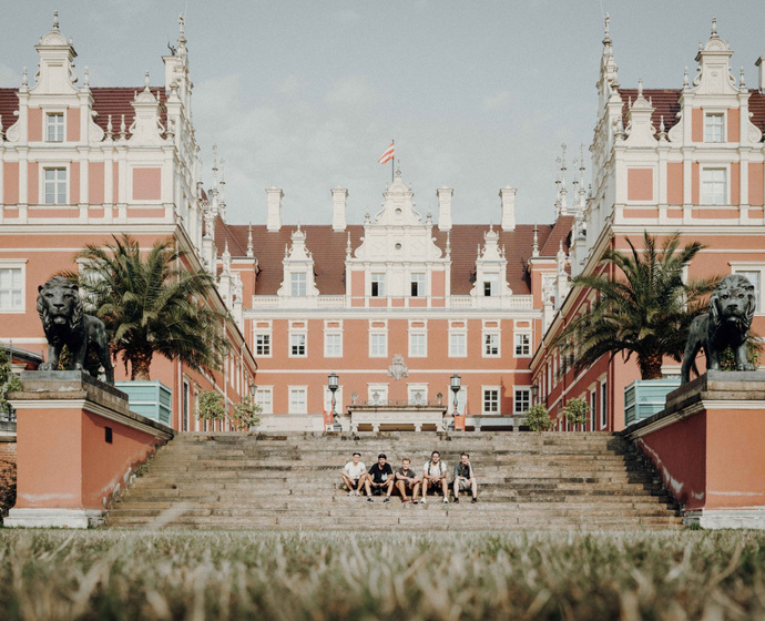 Team vor Fürst-Pückler Schloss Bad Muskau