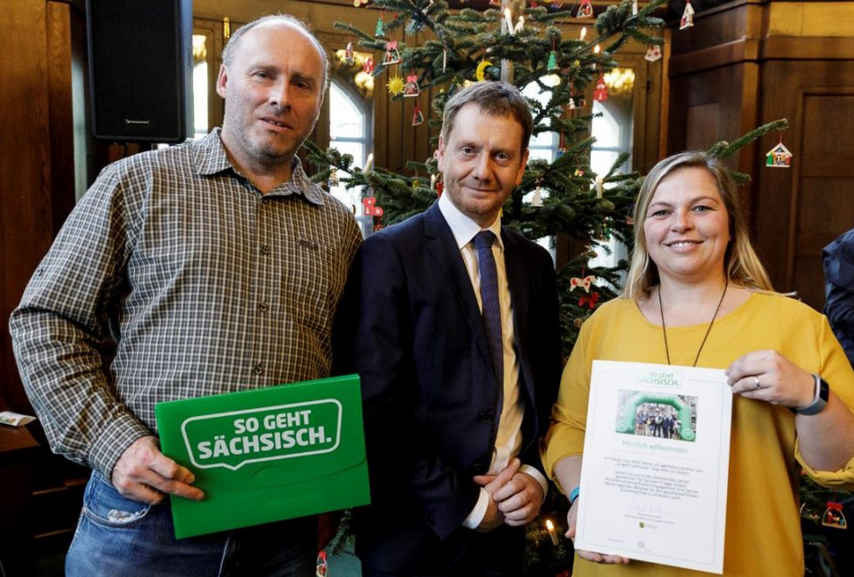 Ministerpräsident Kretschmer mit Gewinnern