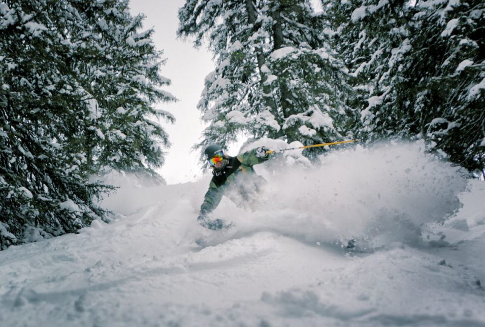 Skifahrer im Schnee