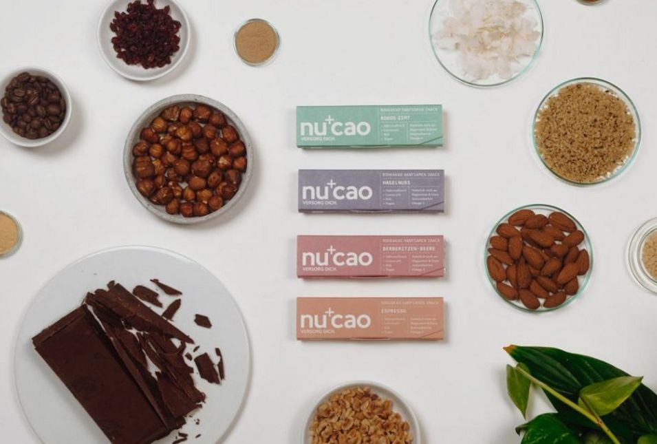 Verschiedene Zutaten und Riegel von Nucao