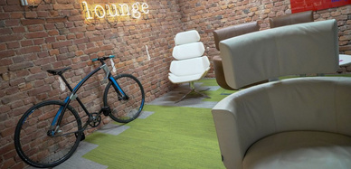 Prototyp des Bowbikes in einem Wohnzimmer